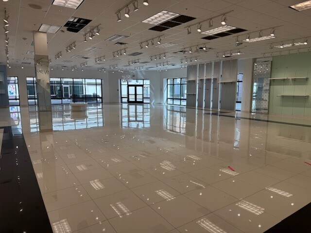 More Photos Of 500 N IH 69, Robstown Warehouse For Lease