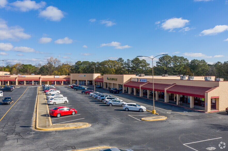Primary Photo Of 4060-4086 Covington Hwy, Decatur Unknown For Lease