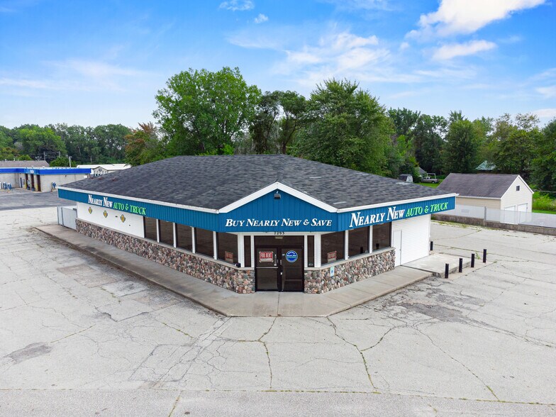 Primary Photo Of W7293 US Highway 10 114, Menasha Auto Dealership For Sale