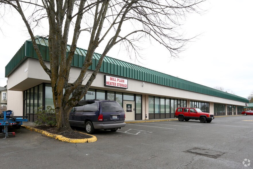 More Photos Of 705 SE Park Crest Ave, Vancouver Unknown For Lease