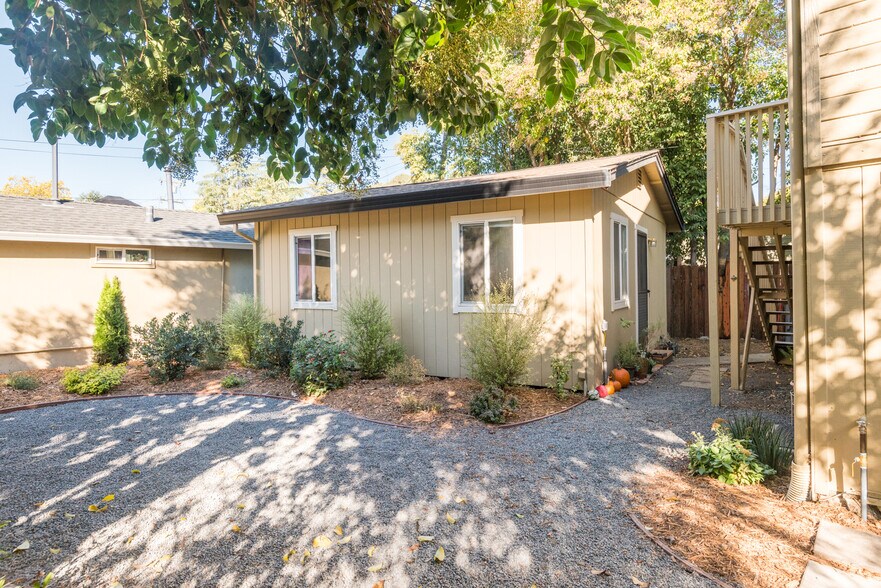 More Photos Of 811 Davis St, Santa Rosa Apartments For Sale