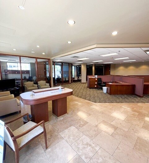 More Photos Of 7001 N Scottsdale Rd, Scottsdale Storefront For Lease