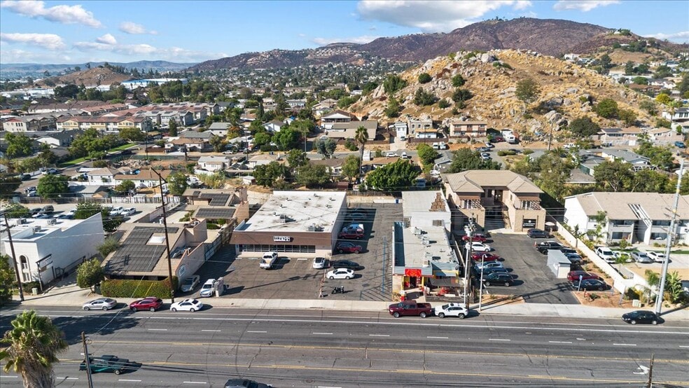 More Photos Of 1022-28 Broadway, El Cajon Storefront Retail Residential For Lease