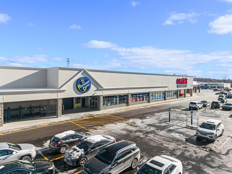 More Photos Of 950 Kings Hwy, New Bedford Storefront For Lease