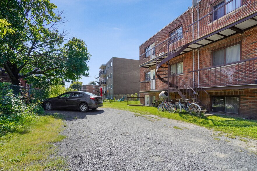 More Photos Of 336 Boul Curé-Poirier E, Longueuil Apartments For Sale