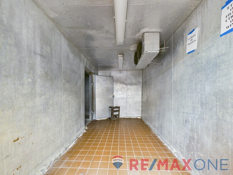 More Photos Of 2208 E Kansas Ave, Garden City Fast Food For Sale