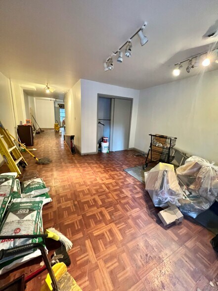 More Photos Of 301 W 29th St, New York Apartments For Lease