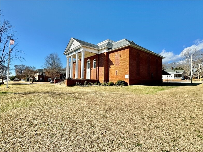 More Photos Of 439 NE Main St, Easley Lodge Meeting Hall For Sale