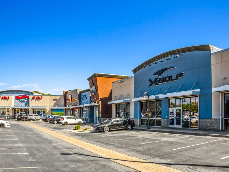 More Photos Of 8047-8101 Emerald St, Boise Freestanding For Sale