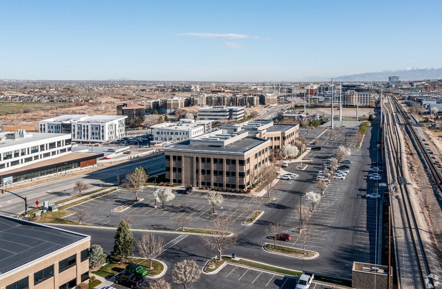 More Photos Of 10619 S Jordan Gtwy, South Jordan Office For Lease