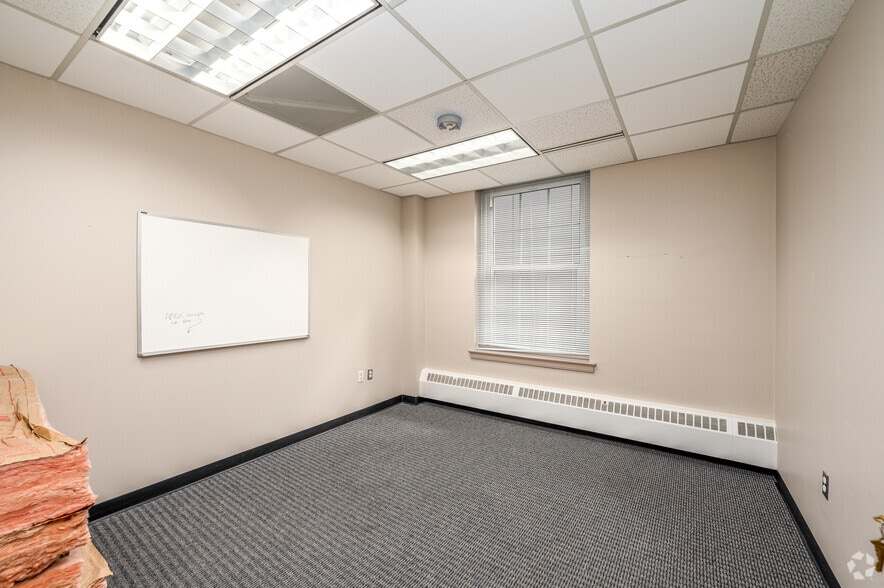 More Photos Of 7220 Wisconsin Ave, Bethesda Medical For Lease