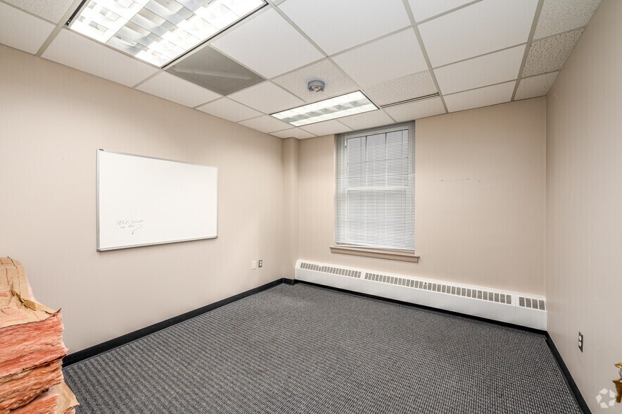 More Photos Of 7220 Wisconsin Ave, Bethesda Medical For Lease
