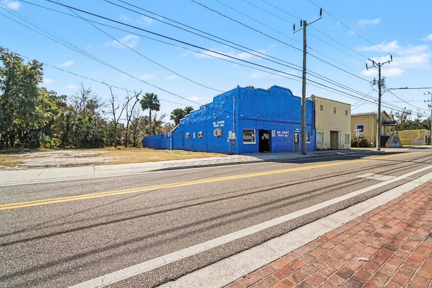 More Photos Of 1013 Historic Goldsboro Blvd, Sanford Light Manufacturing For Sale