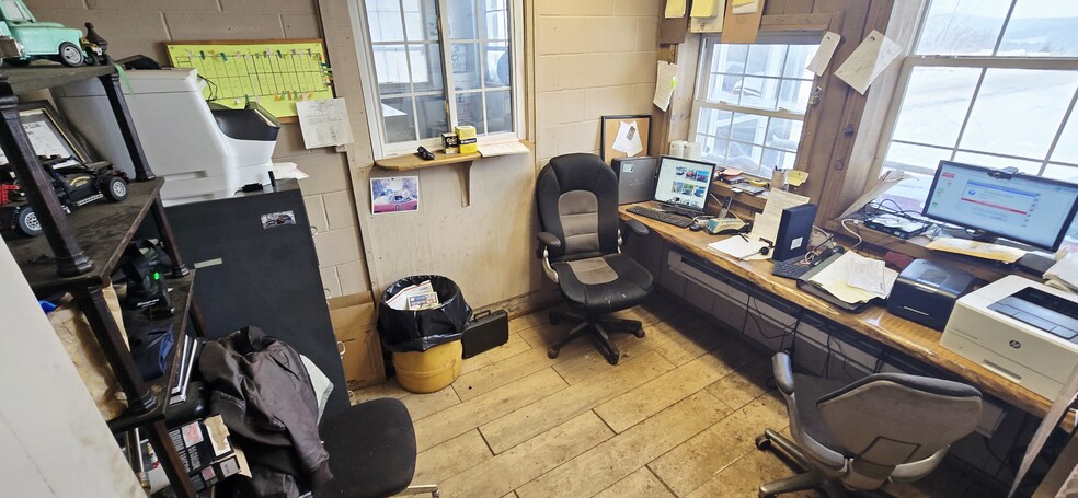 More Photos Of 565 Charcoal Rd, Stamford Warehouse For Sale