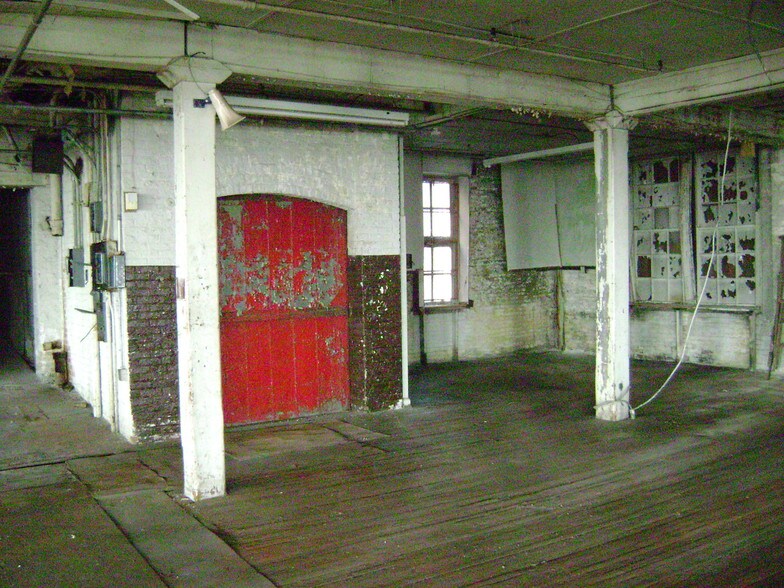 More Photos Of 258-272 Sherman Ave, Newark Manufacturing For Lease