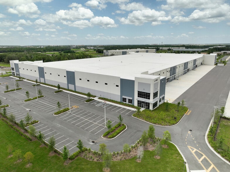 More Photos Of 5501 Lee Vista Blvd, Orlando Unknown For Lease