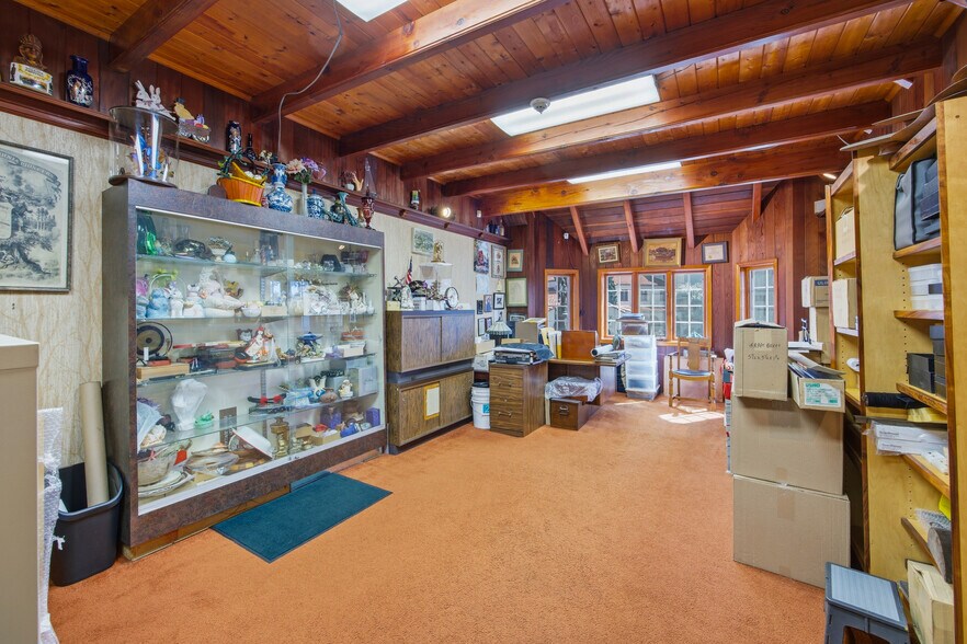 More Photos Of 326 Forest Ave, Laguna Beach General Retail For Sale