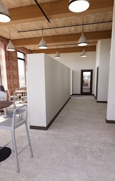 More Photos Of 2400 8th Ave, Altoona Office For Lease