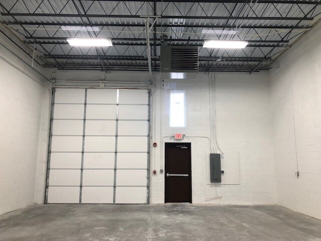 More Photos Of 411-423 Nina Way, Warminster Township Light Distribution For Lease