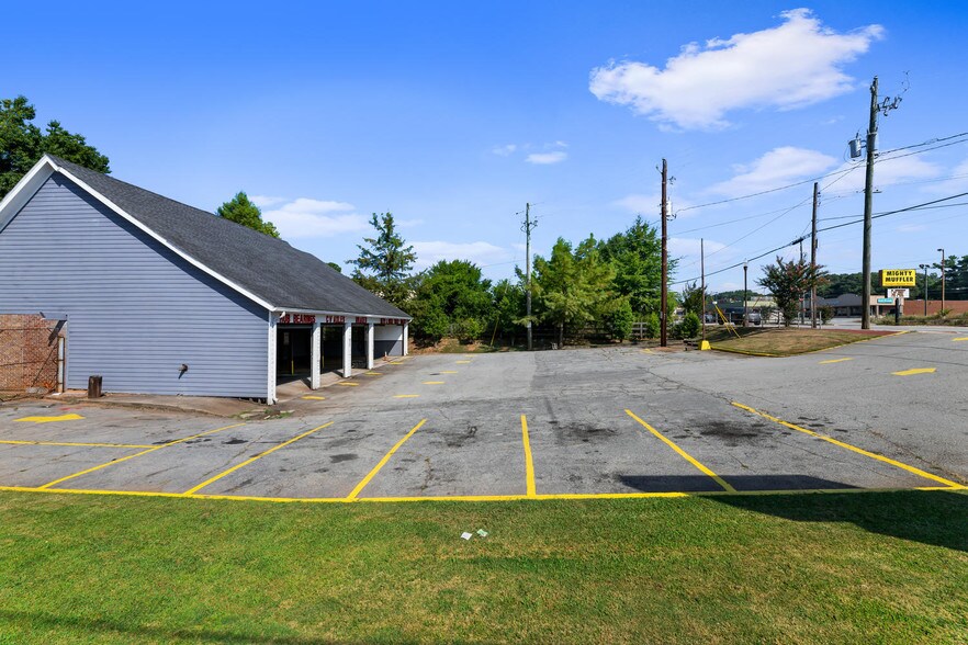 More Photos Of 2059 Candler Rd, Decatur Auto Repair For Sale