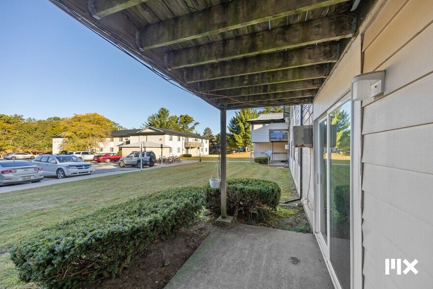 More Photos Of 70 N Lester St, White Cloud Apartments For Sale