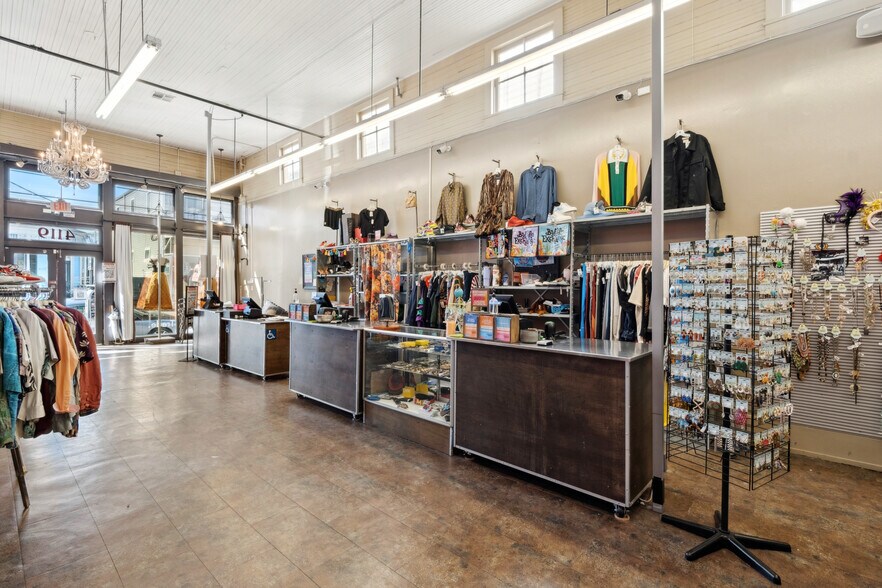 More Photos Of 4119 Magazine St, New Orleans Freestanding For Sale