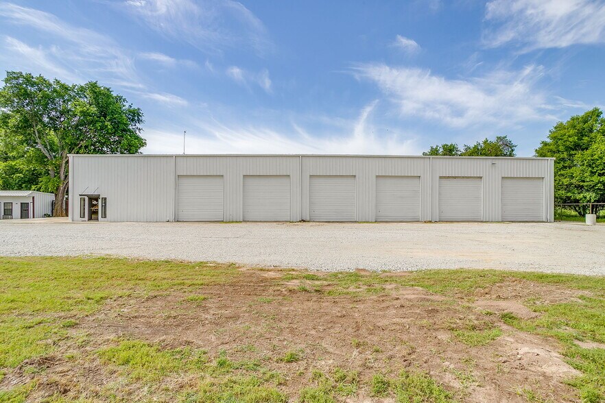More Photos Of 1600 FM 3433, Newark Warehouse For Sale