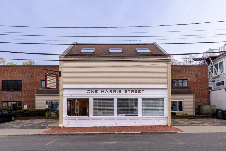 More Photos Of 1 Harris St, Newburyport Medical For Lease