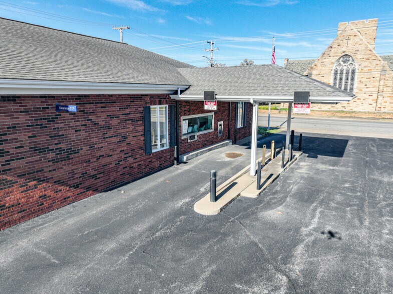 More Photos Of 630 Jefferson St, Paducah Office For Sale