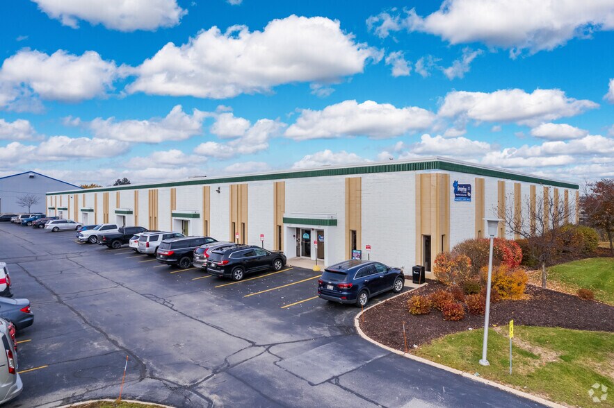 More Photos Of 2905-2925 S 160th St, New Berlin Industrial For Sale