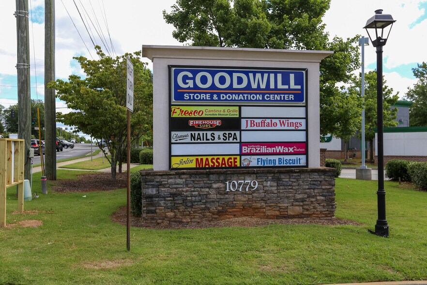 More Photos Of 10779 Alpharetta Hwy, Roswell Unknown For Lease