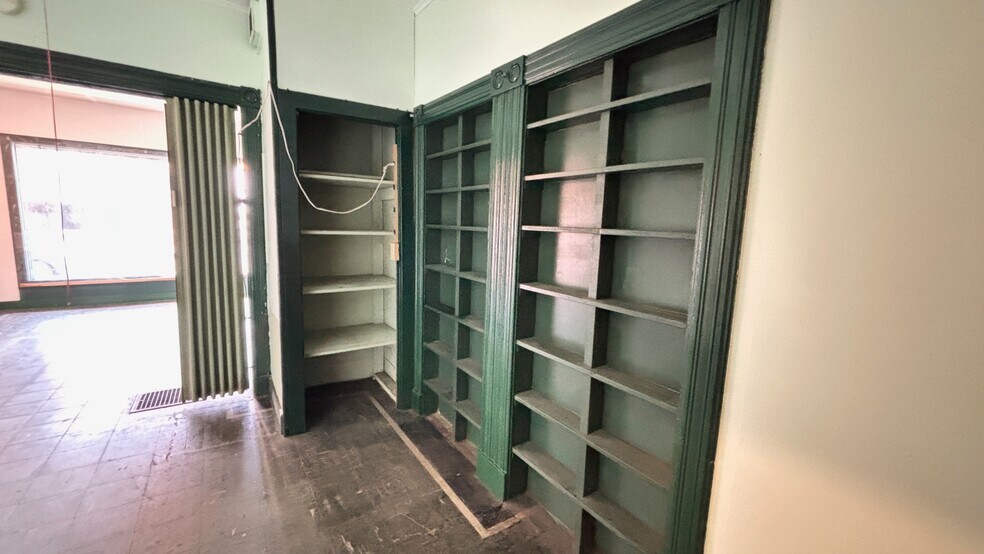 More Photos Of 801 Columbia St, Hudson Storefront Retail Residential For Sale