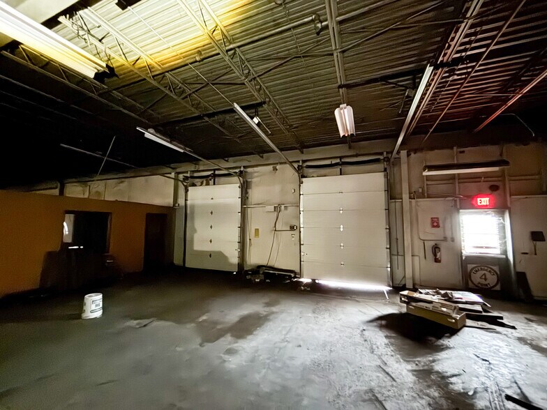 More Photos Of 1475 S Sam Houston Blvd, Houston Warehouse For Sale