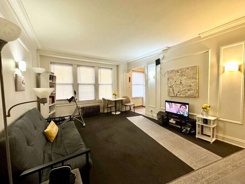 More Photos Of 7020 S Jeffery Blvd, Chicago Apartments For Sale