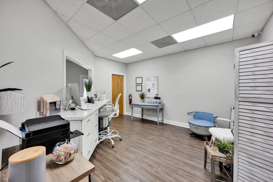 More Photos Of 20808 N Main St, Cornelius Medical For Sale