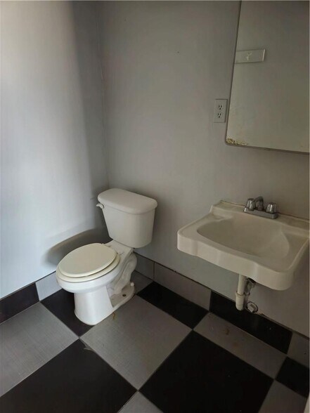 More Photos Of 536 W Mountain View Ave, La Habra Warehouse For Sale
