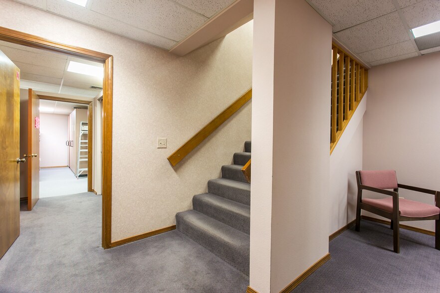 More Photos Of 100 N Fruitland St, Kennewick Office For Lease