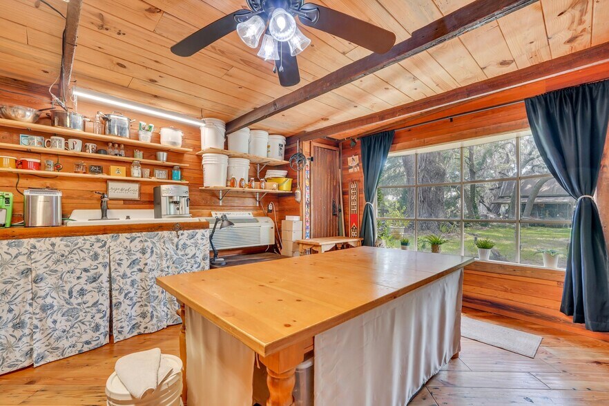 More Photos Of 1871 GA Highway 99, Brunswick Specialty For Sale