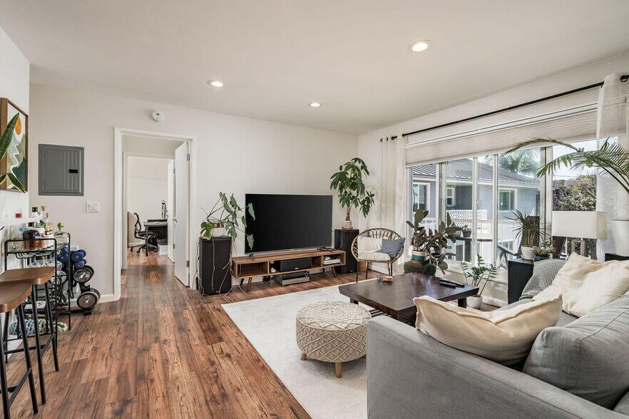 More Photos Of 440 Corona Del Mar, Santa Barbara Apartments For Sale