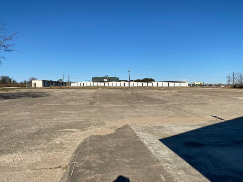 More Photos Of 6988 Raymond Stotzer, College Station Industrial For Sale