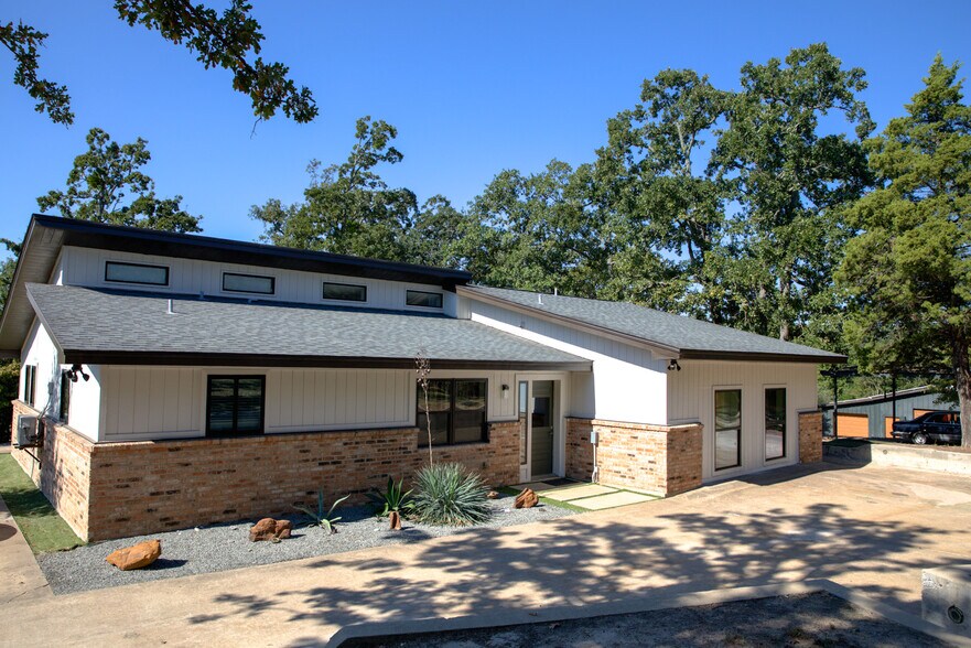 More Photos Of 6159 Crestview Dr, Athens Specialty For Sale