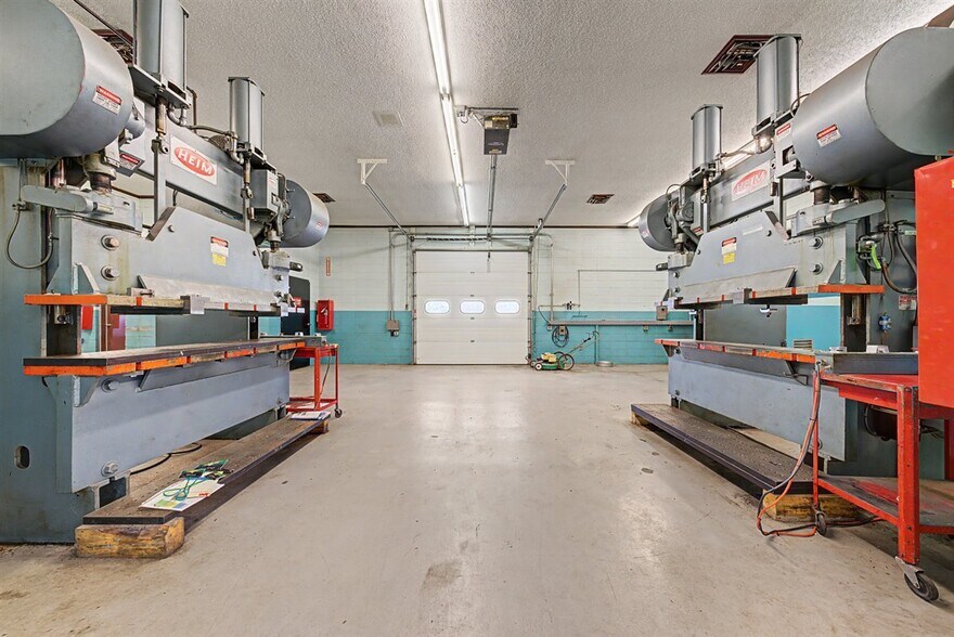 More Photos Of 16771 S 15th St, Galesville Warehouse For Sale