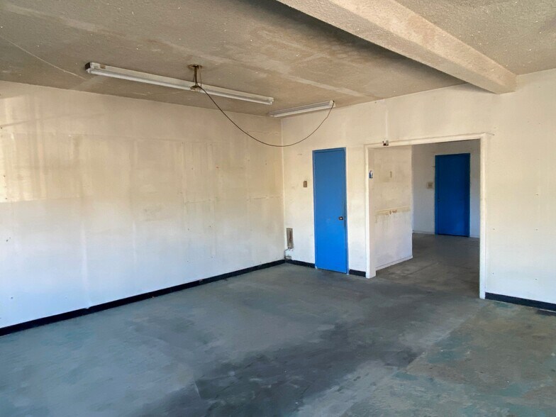 More Photos Of 654 Irwin St, San Rafael Service For Lease