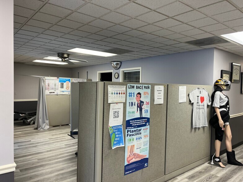 More Photos Of 4711 Mission Rd, Mission Office For Sale