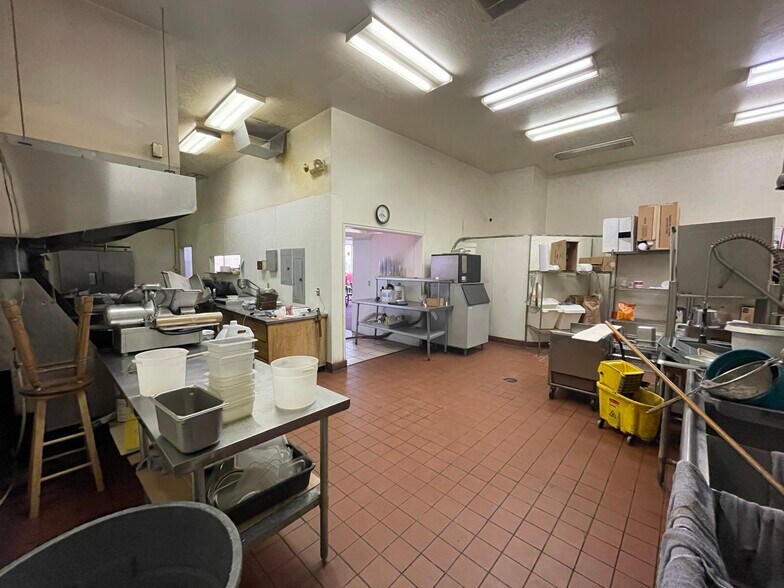 More Photos Of 5676 S 1900 W, Roy General Retail For Sale