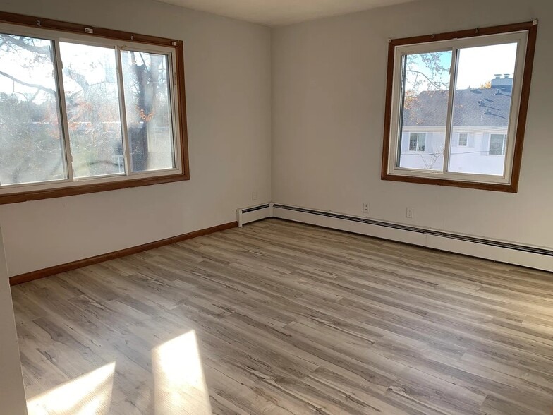 More Photos Of 4001 Mavelle Dr, Edina Apartments For Sale