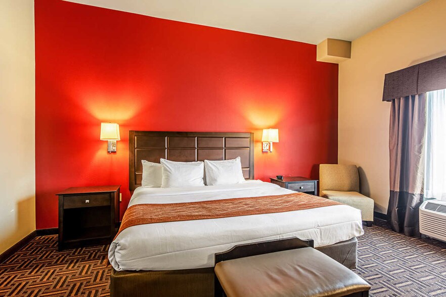 More Photos Of 3420 S Broadway, Minot Hotel For Sale