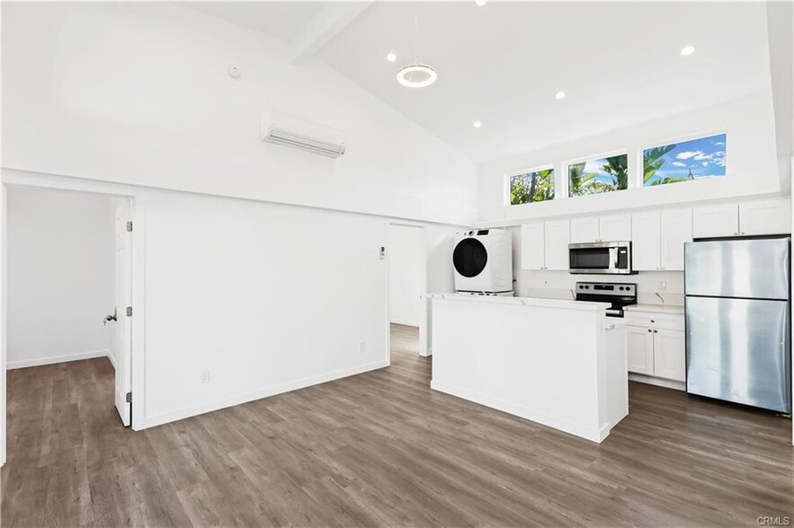 More Photos Of 552 N Cambridge St, Orange Multifamily For Sale