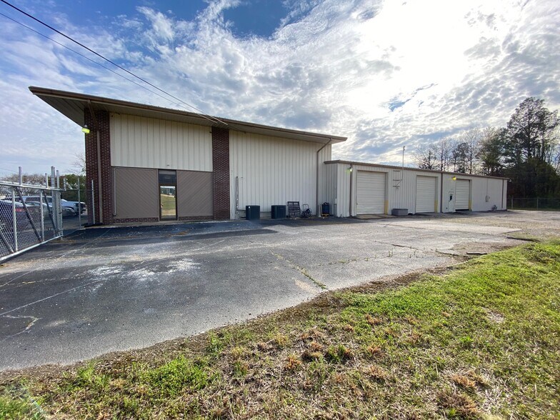 More Photos Of 1155 S Gloster St, Tupelo Flex For Sale