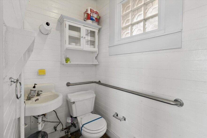 More Photos Of 102 Everson Rd, Everson Storefront For Sale